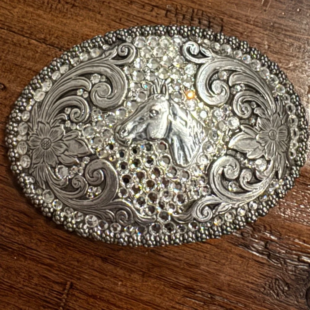 Nocona Silver Horse Head Rhinestone Western‎ Floral Scroll Oval Belt Buckle